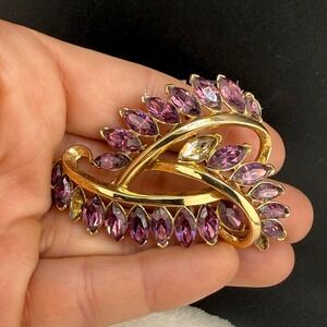 Vintage Trifari Brooch Purple Gold Marquise Rhinestone Spray Leaf READ